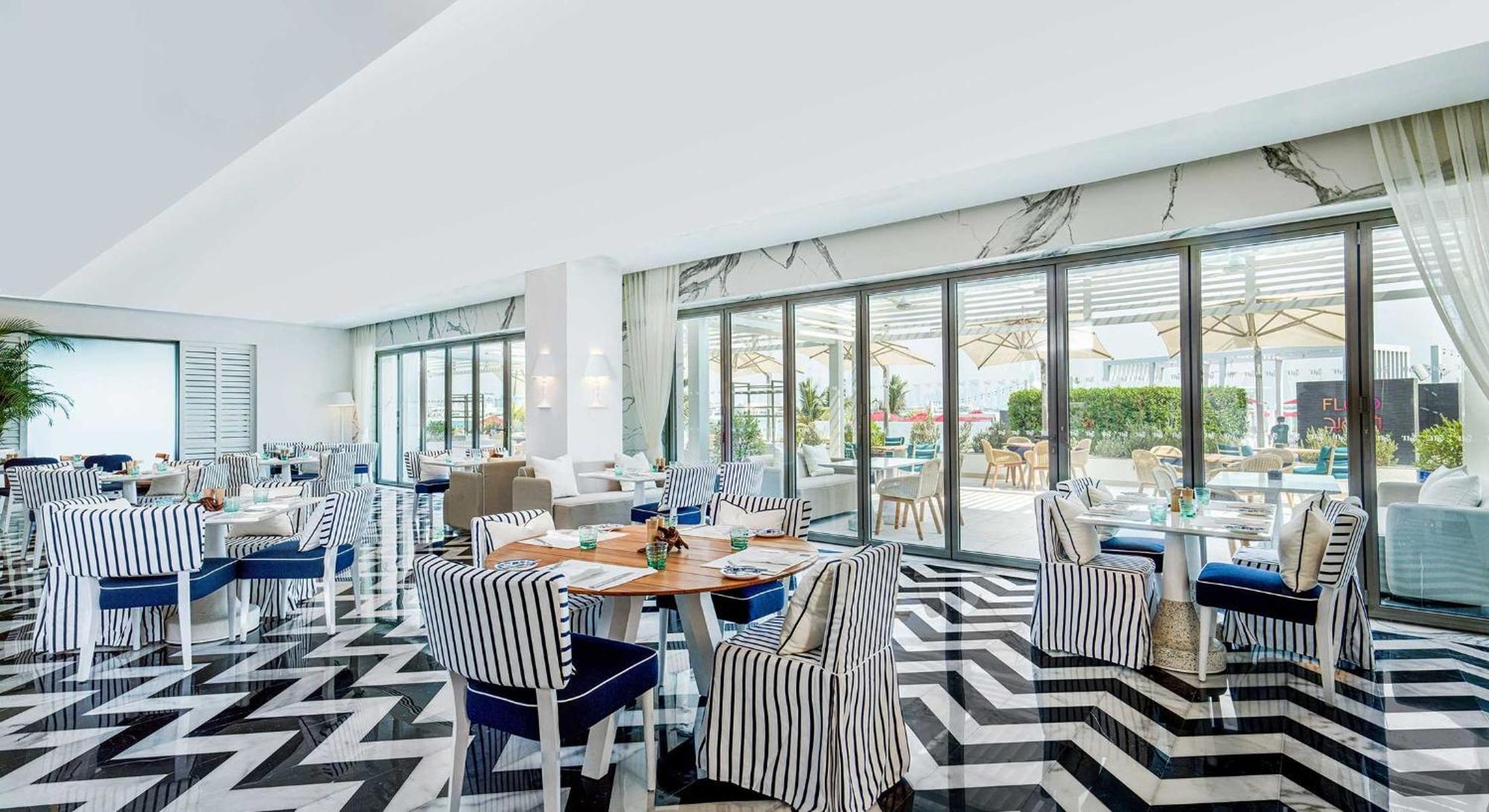 Resort Th8 Palm Resort, Vignette Collection By Ihg Dubai