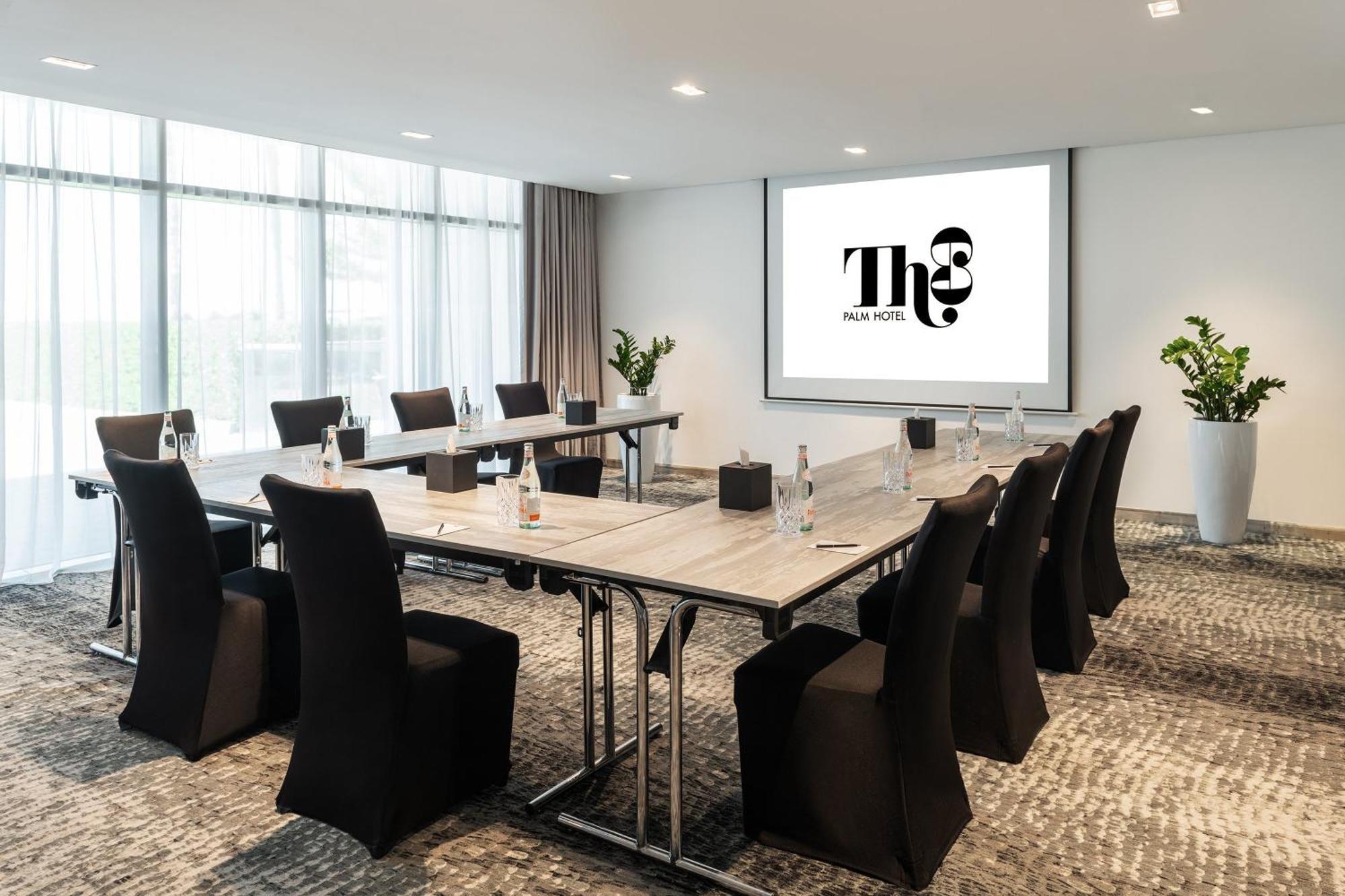 Resort Th8 Palm Resort, Vignette Collection By Ihg Dubai