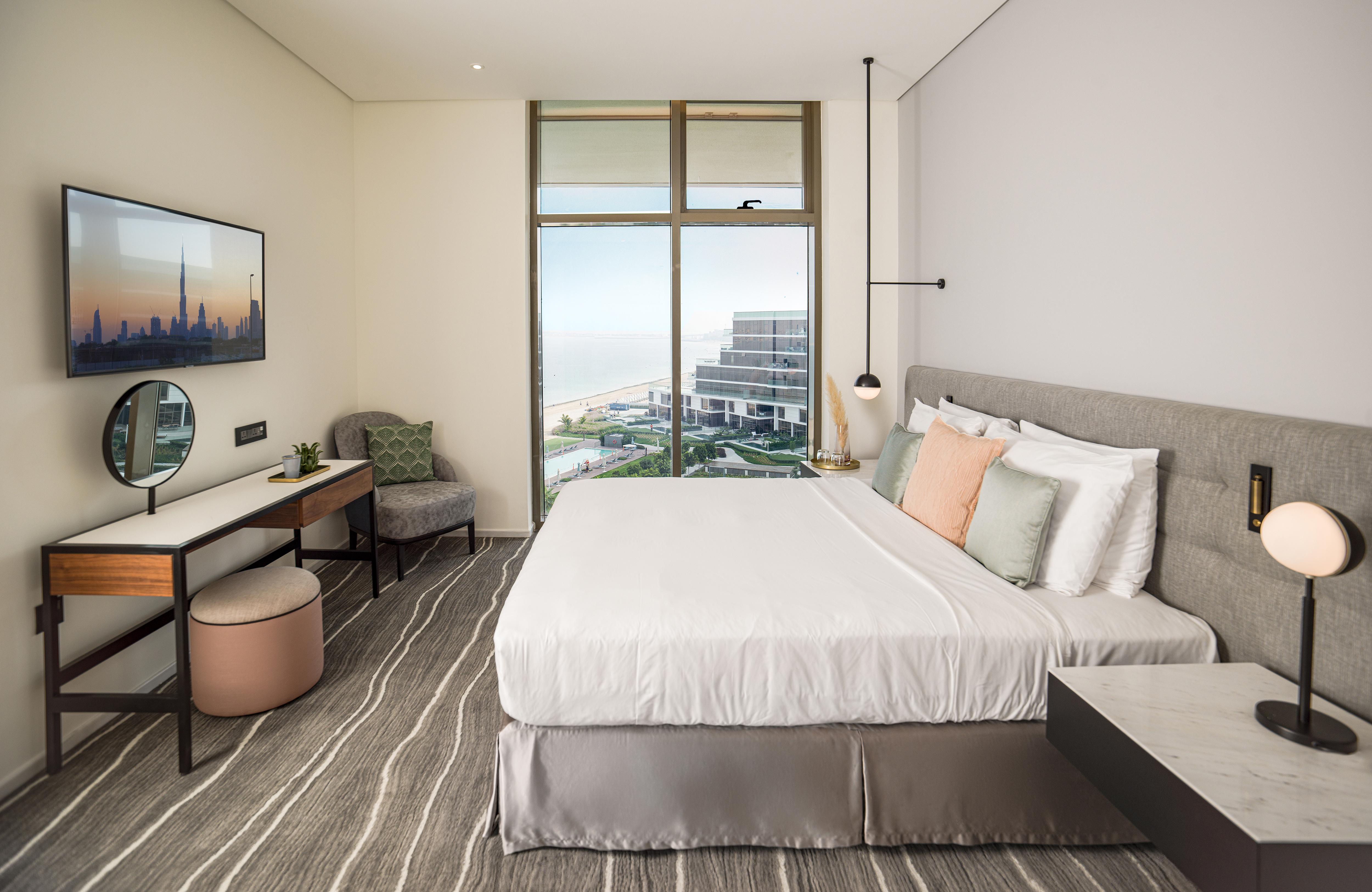 Курортный комплекс Th8 Palm Resort, Vignette Collection By Ihg