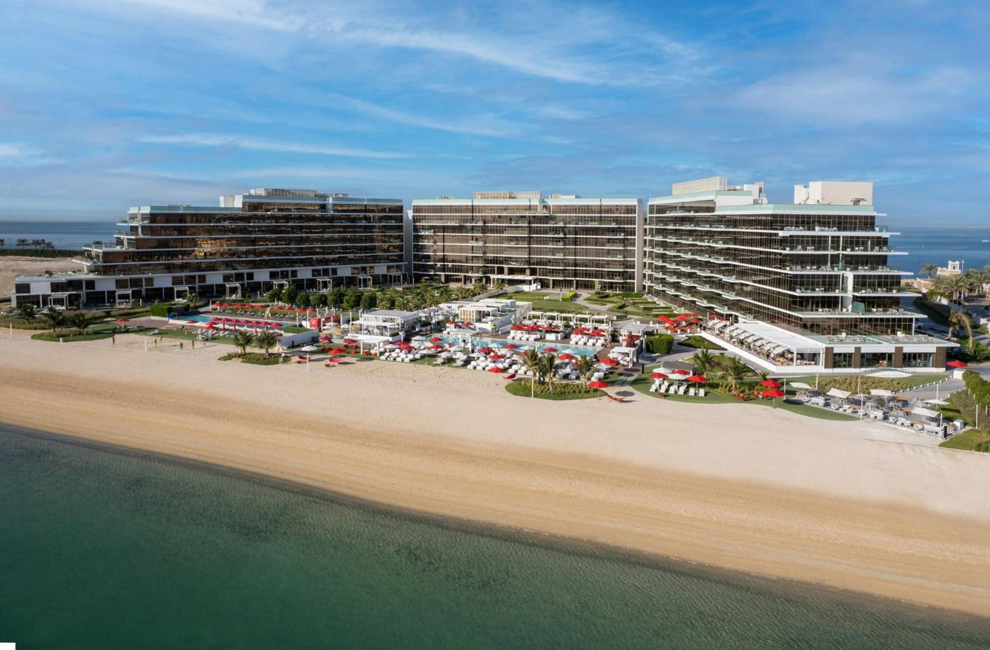 Курортный комплекс Th8 Palm Resort, Vignette Collection By Ihg 5*